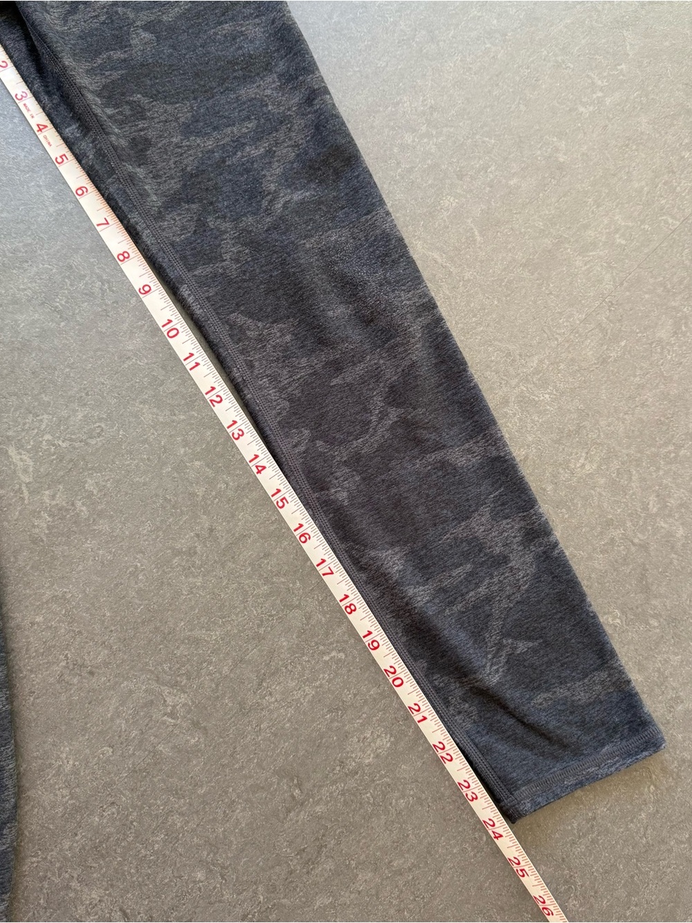 Vuori Clean Elevation Charcoal Camo High-Waist Seamless Leggings - Picture 5 of 6